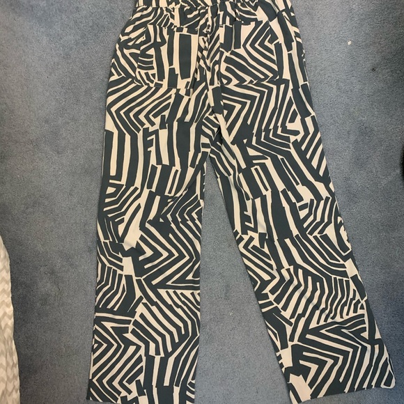 Patterned pants - Picture 2 of 3